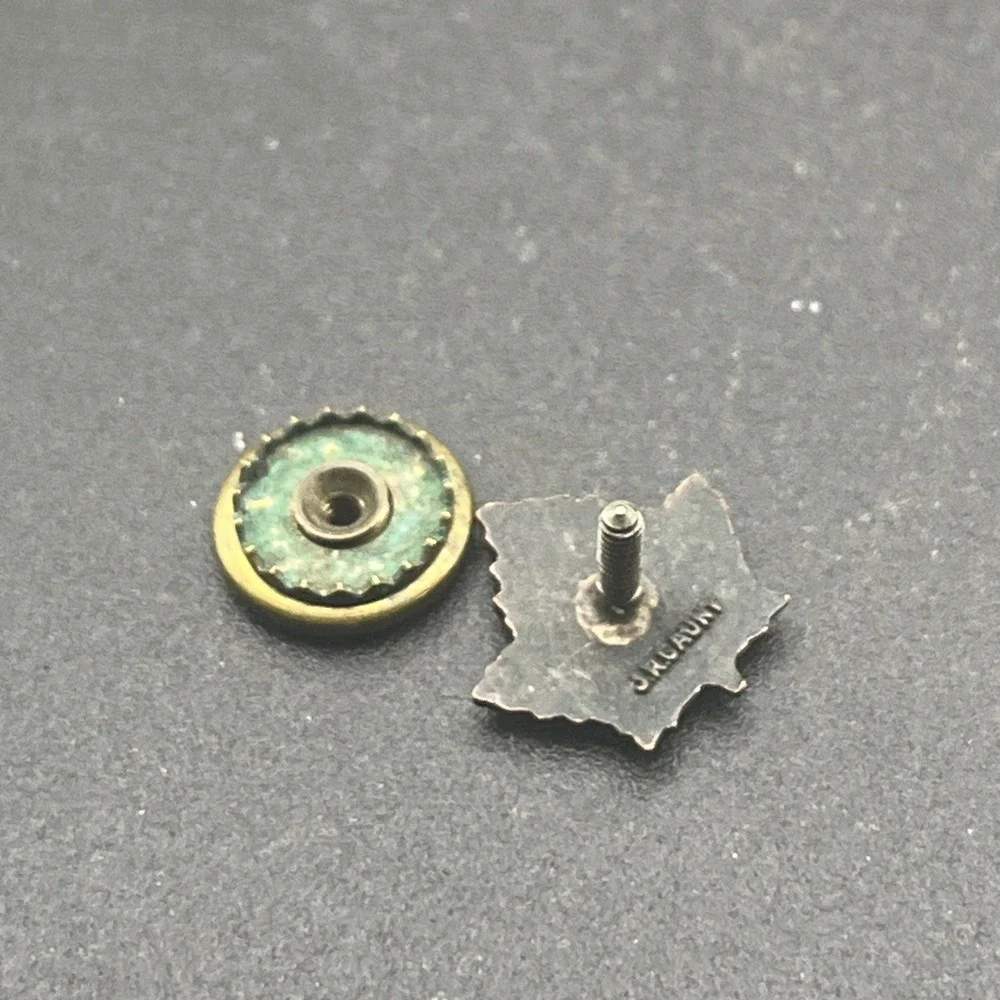 Dominion Marksmen Maple Leaf Canada Tiny DM Lapel Hat Pin‎